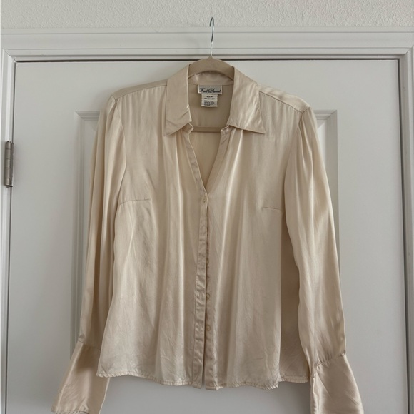 Fred David Tops - Cream  100% silk Button-Up Blouse